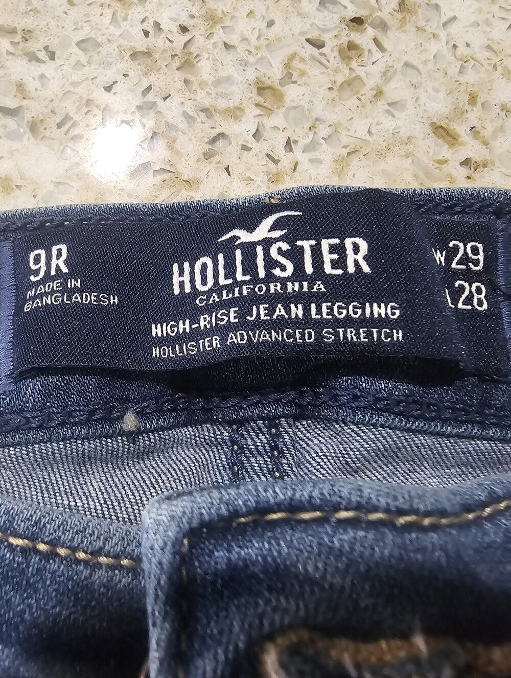 Womens Size 9R Hollister High-Rise Jean Legging in Dark Indigo Wash